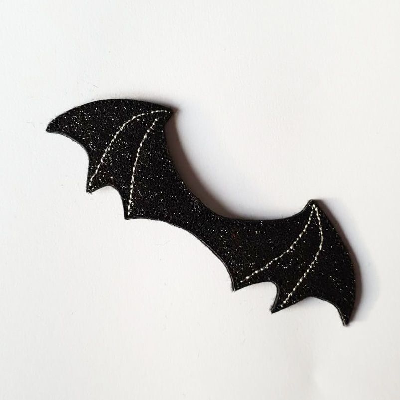 Glitter Bat Wing Bow Centre Feltie