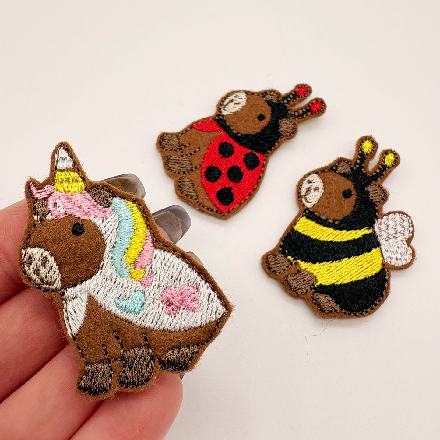 Capybara Dress-up / strip of 3