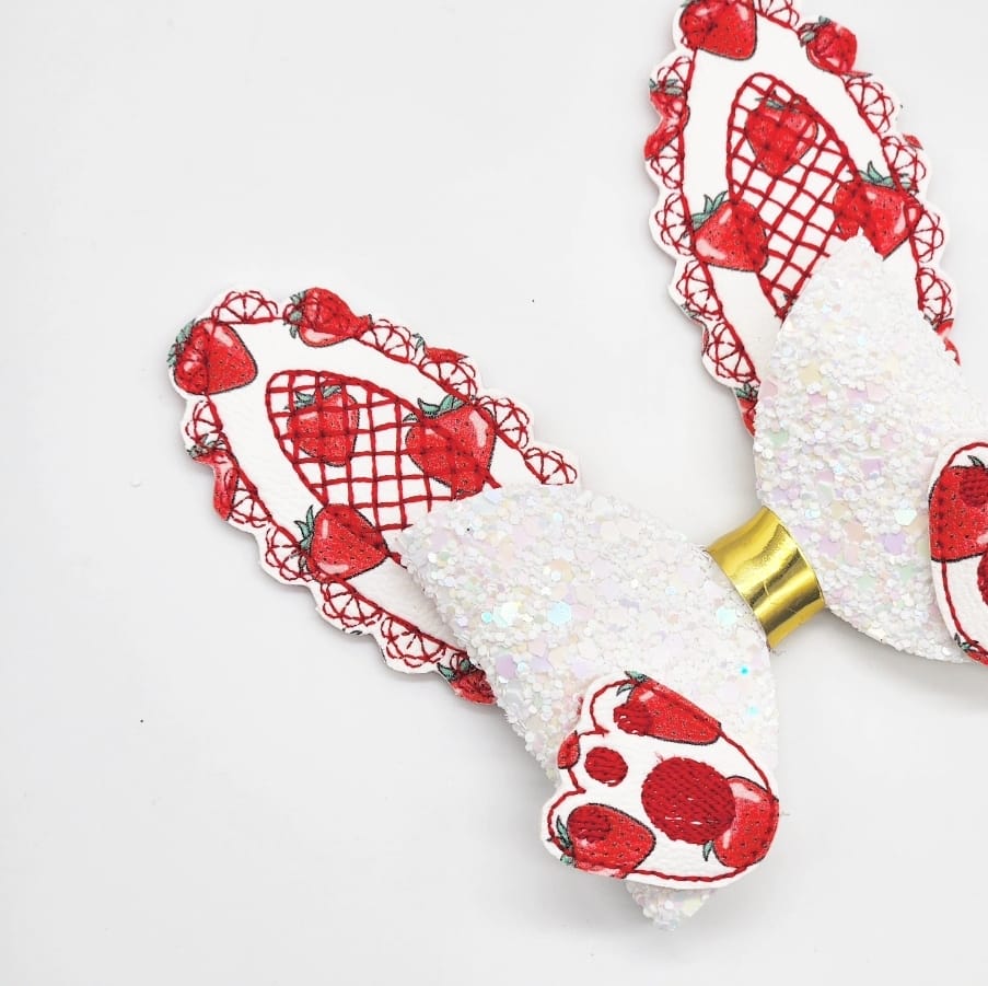 Scalloped Bunny Ears and Paws